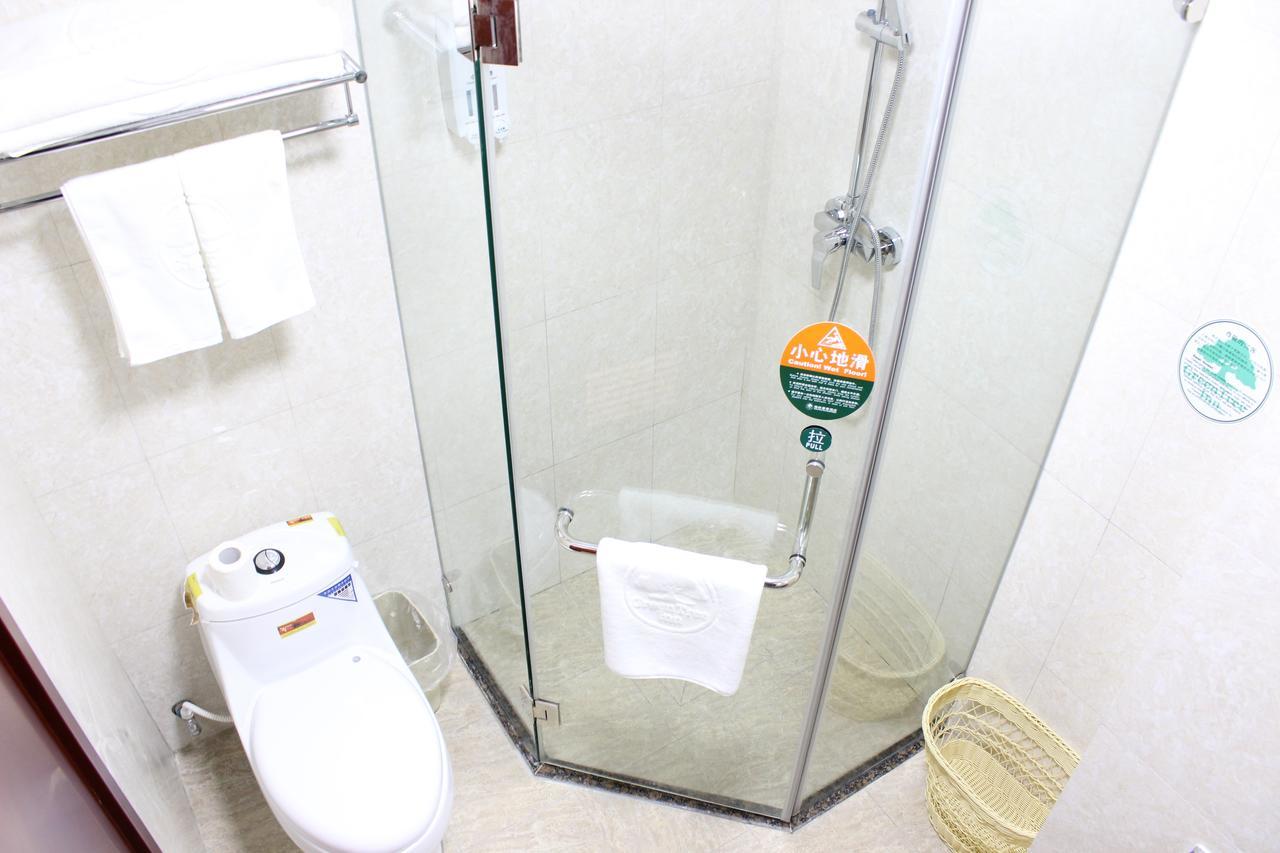 Greentree Inn Shanghai Expo Site South Yanggao Road Subway Station Express Hotel Exterior photo