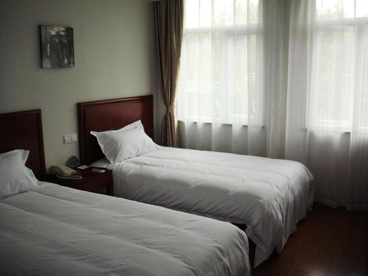 Greentree Inn Shanghai Expo Site South Yanggao Road Subway Station Express Hotel Exterior photo