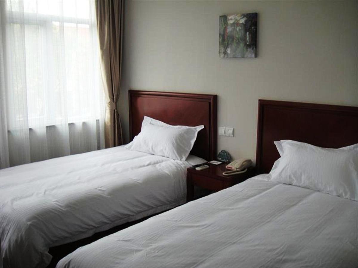 Greentree Inn Shanghai Expo Site South Yanggao Road Subway Station Express Hotel Exterior photo